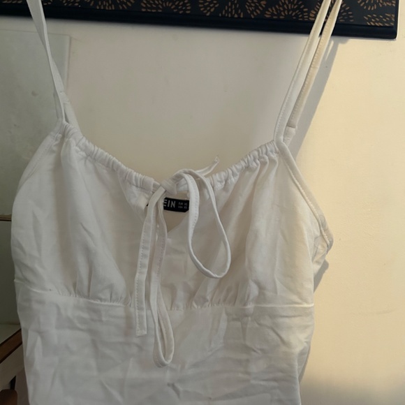 White crop top bundle - Picture 4 of 5